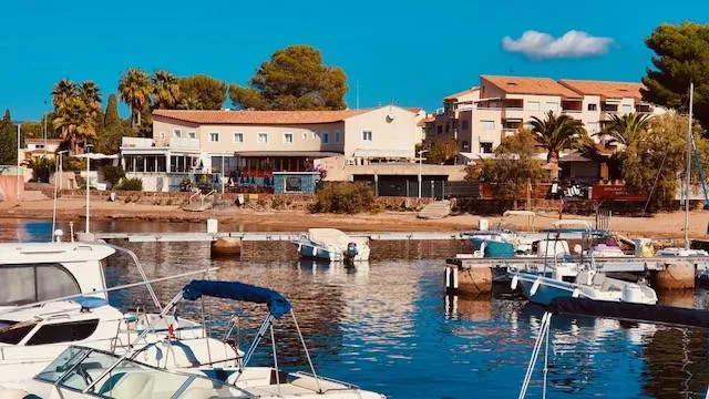 Restaurant avec spécialités de poissons frais à Saint Raphaël dans le Var — Bistrot Loudet, Saint-Raphaël
