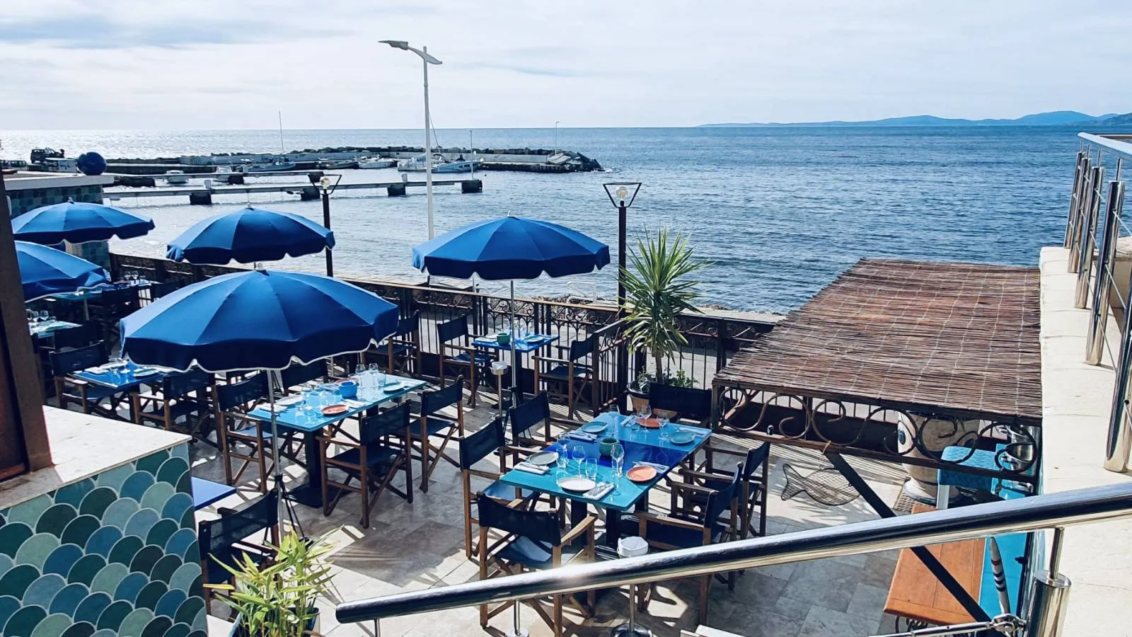 Restaurant vue mer pour fêter un mariage à Saint Raphael dans le Var — Bistrot Loudet, Saint-Raphaël