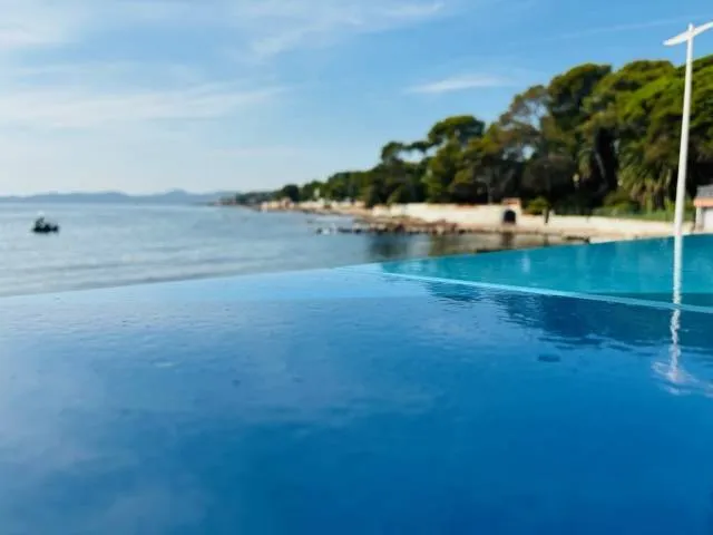 Restaurant vue mer pour fêter un mariage à Saint Raphael dans le Var — Bistrot Loudet, Saint-Raphaël