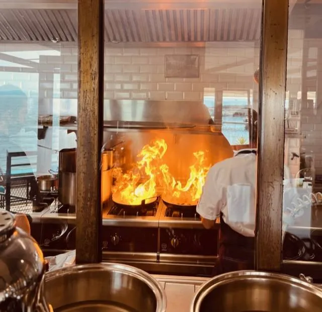 Restaurant vue mer pour fêter un mariage à Saint Raphael dans le Var — Bistrot Loudet, Saint-Raphaël