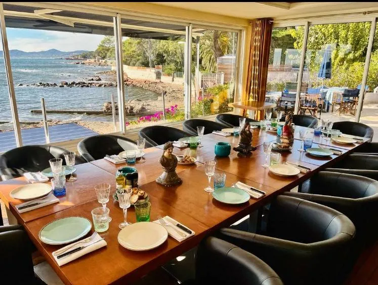 Restaurant vue mer pour réception séminaire d'entreprise 80 personnes à Saint Raphael — Bistrot Loudet, Saint-Raphaël